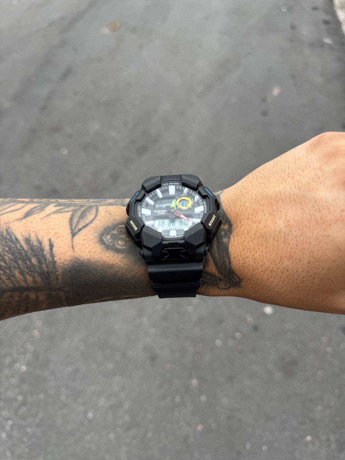 G-SHOCK GA-700 PRETO COLORS
