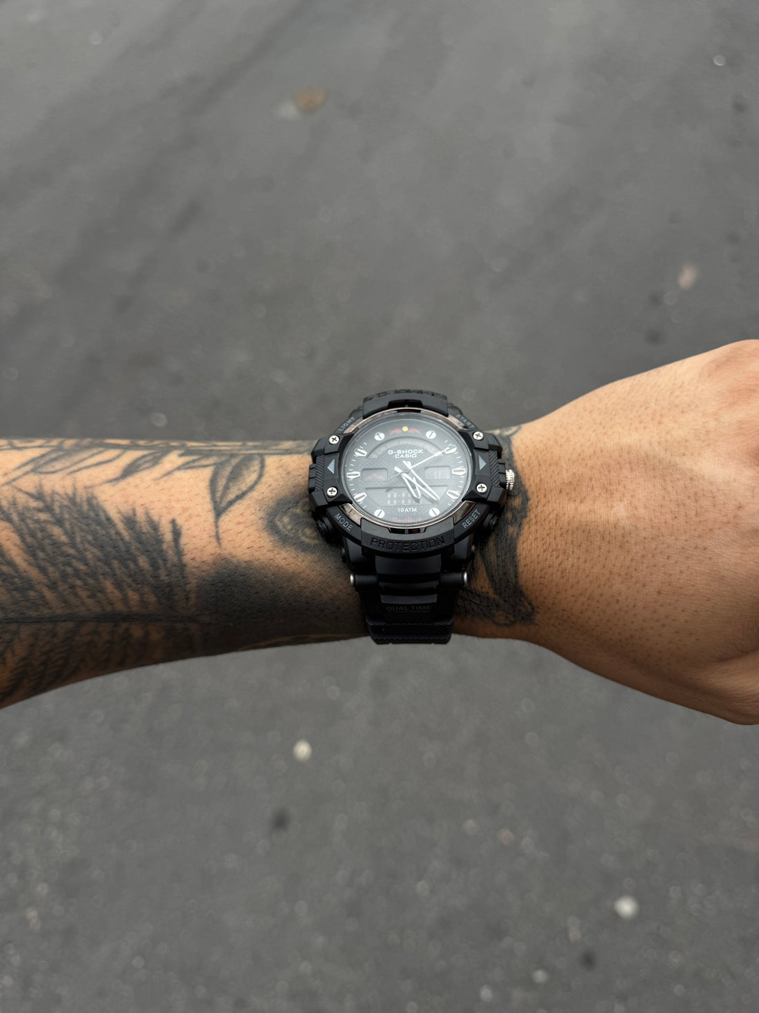 G-SHOCK REDBULL BLACK