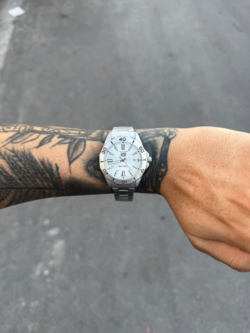 TAG HEUER AQUARACER FUNDO BRANCO