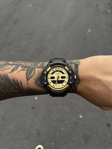 G-SHOCK REDBULL BLACK N GOLD