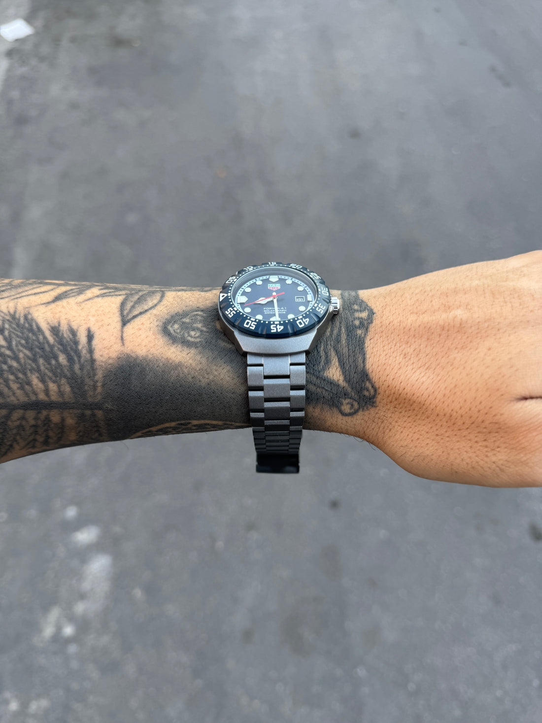 TAG HEUER FORMULA 1 PRATEADO FUNDO AZUL