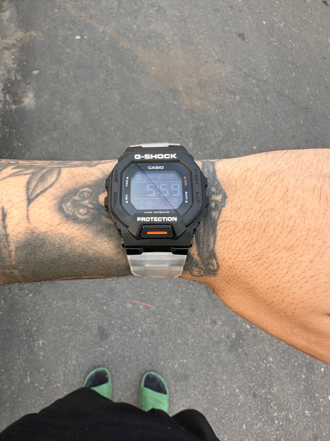 G-SHOCK GBD-200 PRETO-TRANSPARENTE