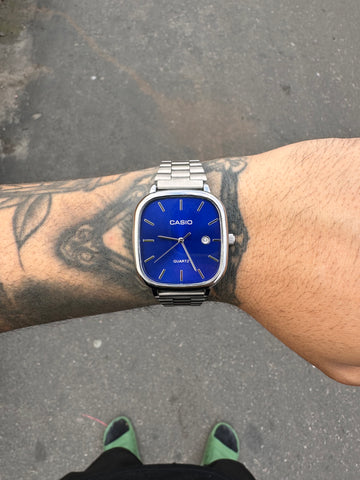 CASIO QUARTZ 2023 PRATEADO FUNDO AZUL