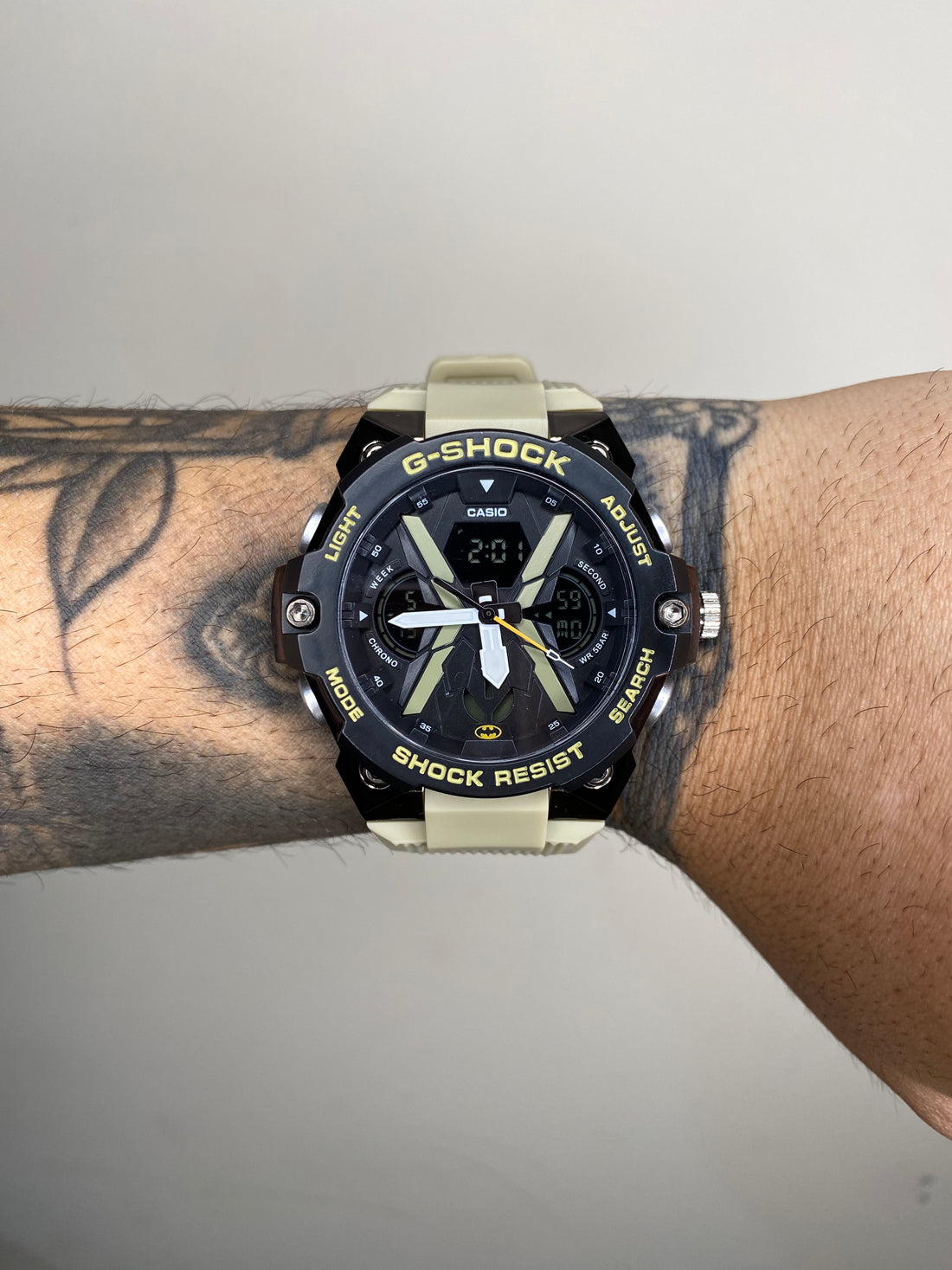G-SHOCK BATMAN BEGE