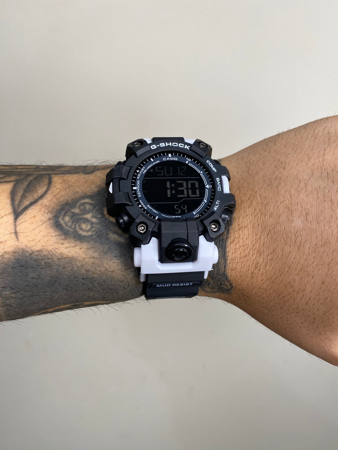 G-SHOCK MUDMAN PRETO E BRANCO