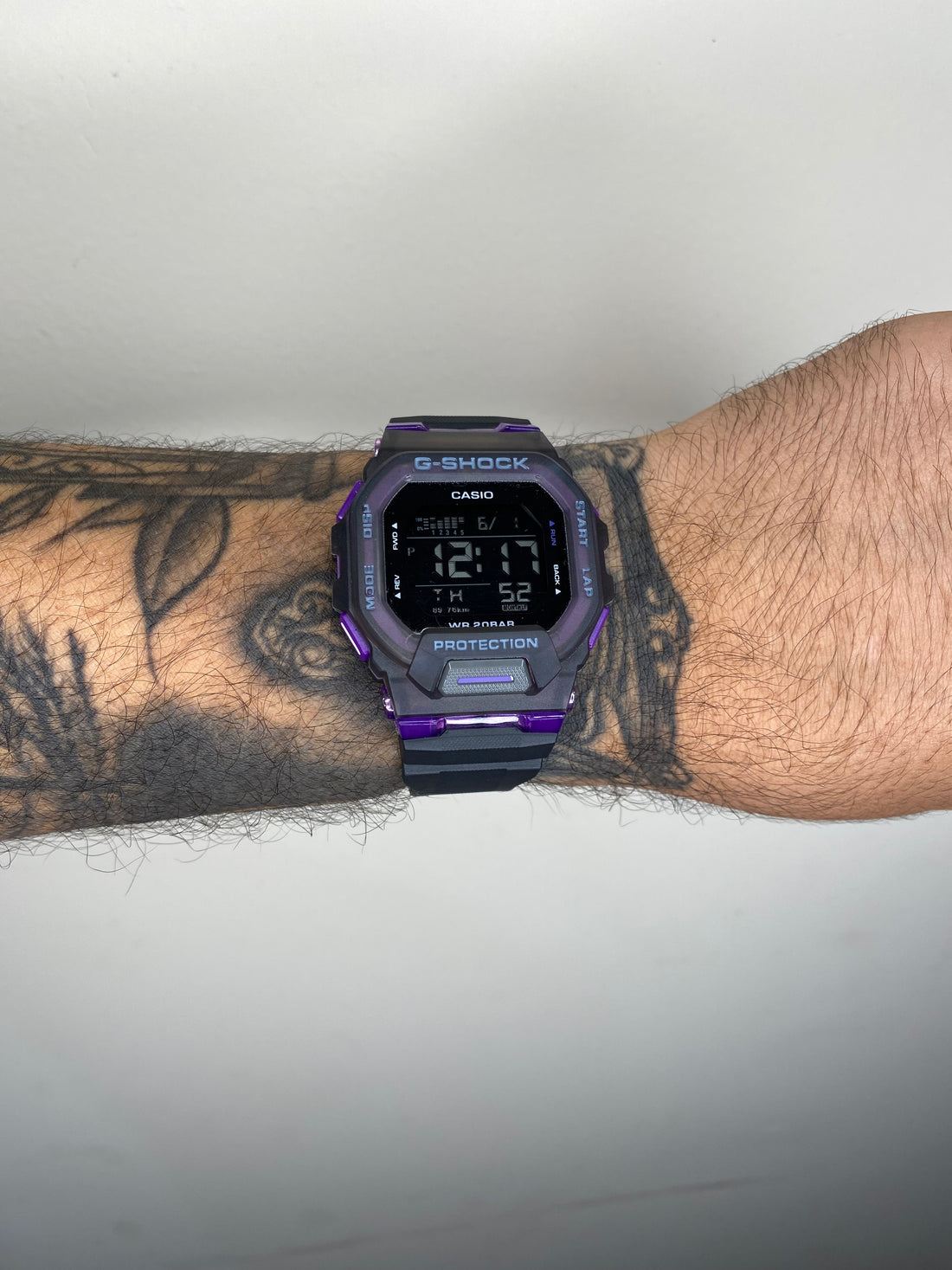 G-SHOCK GBD-200 PRETO-ROXO