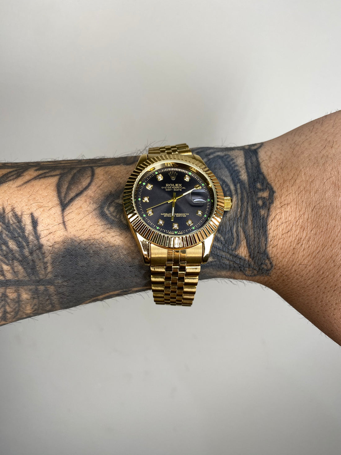 ROLEX DATEJUST DOURADO FUNDO PRETO