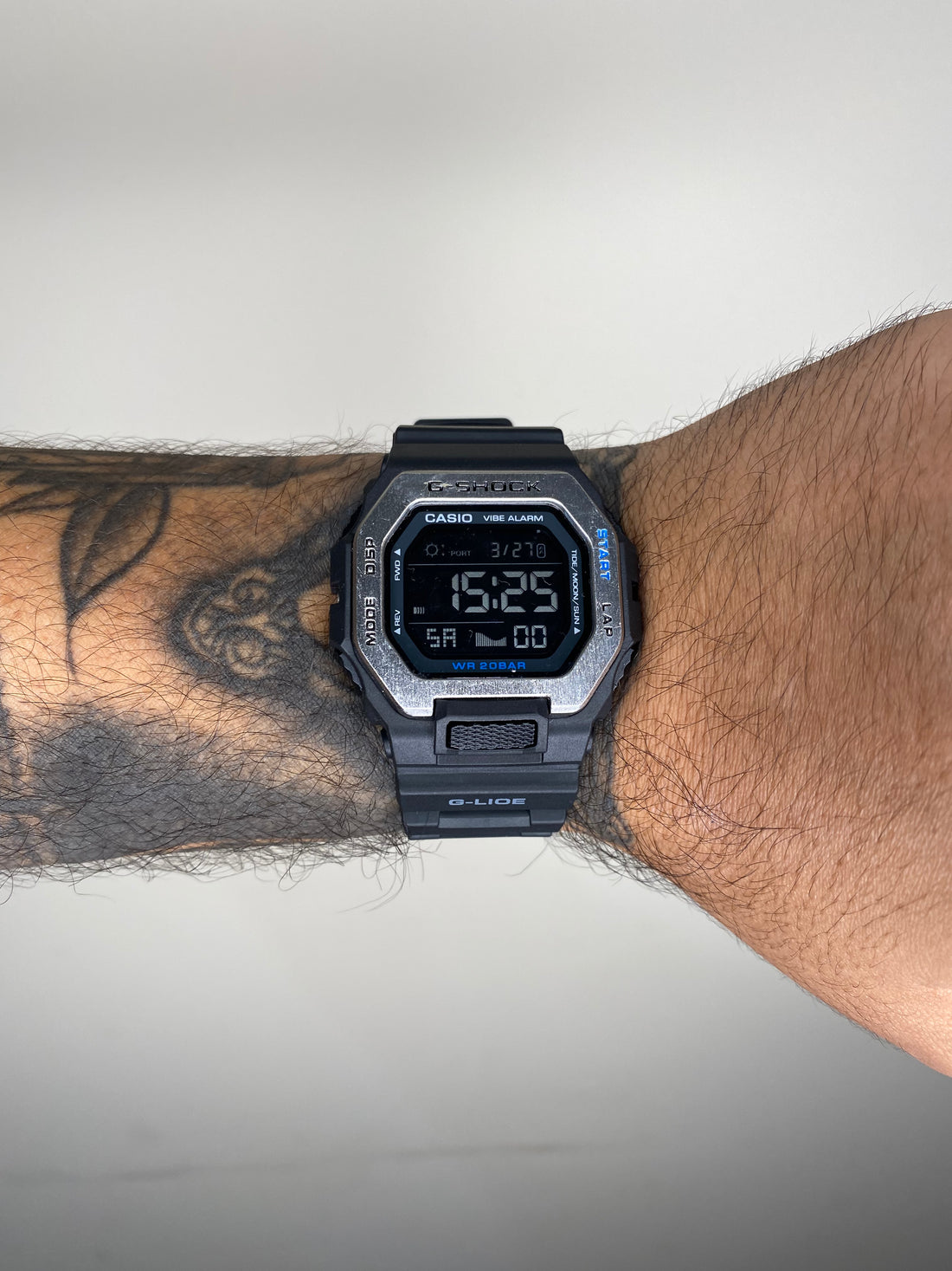 G-SHOCK GBX-100 PRETO-PRATEADO