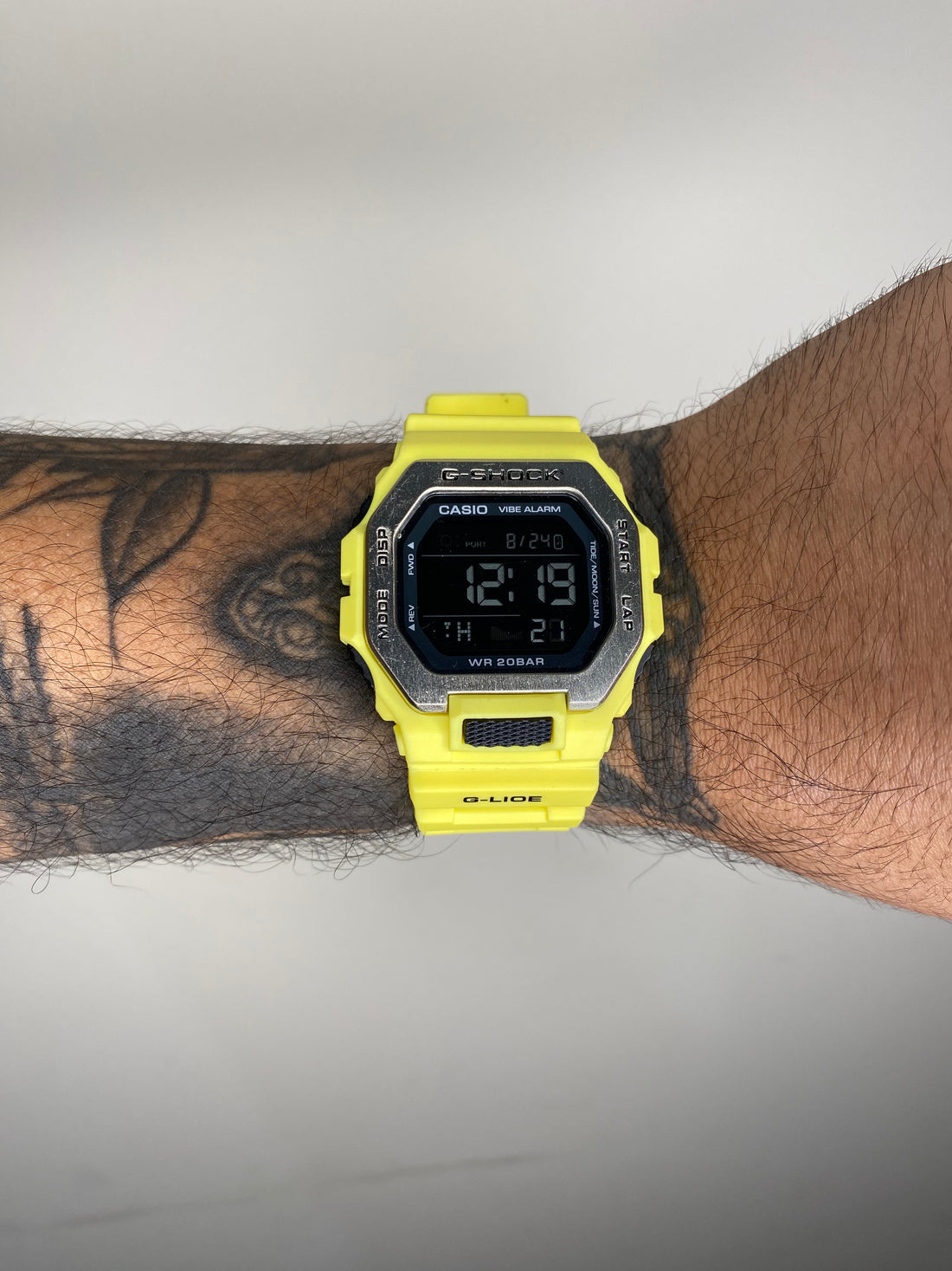G-SHOCK GBX-100 AMARELO