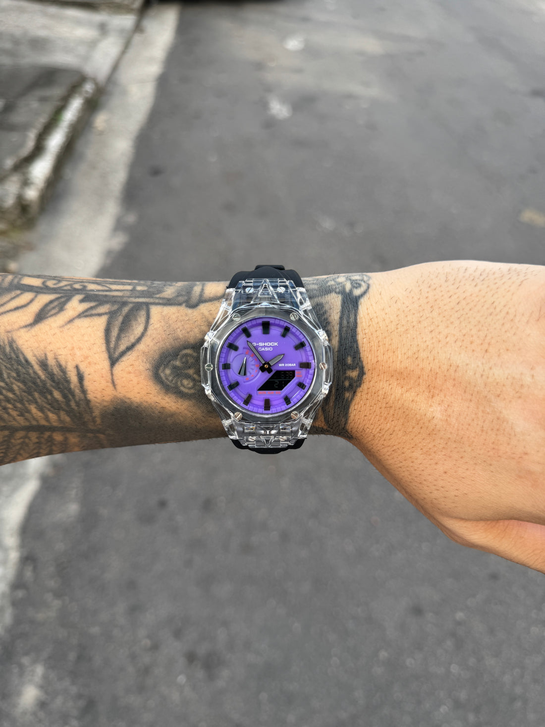 G-SHOCK GMA-2100 PRETO FUNDO ROXO
