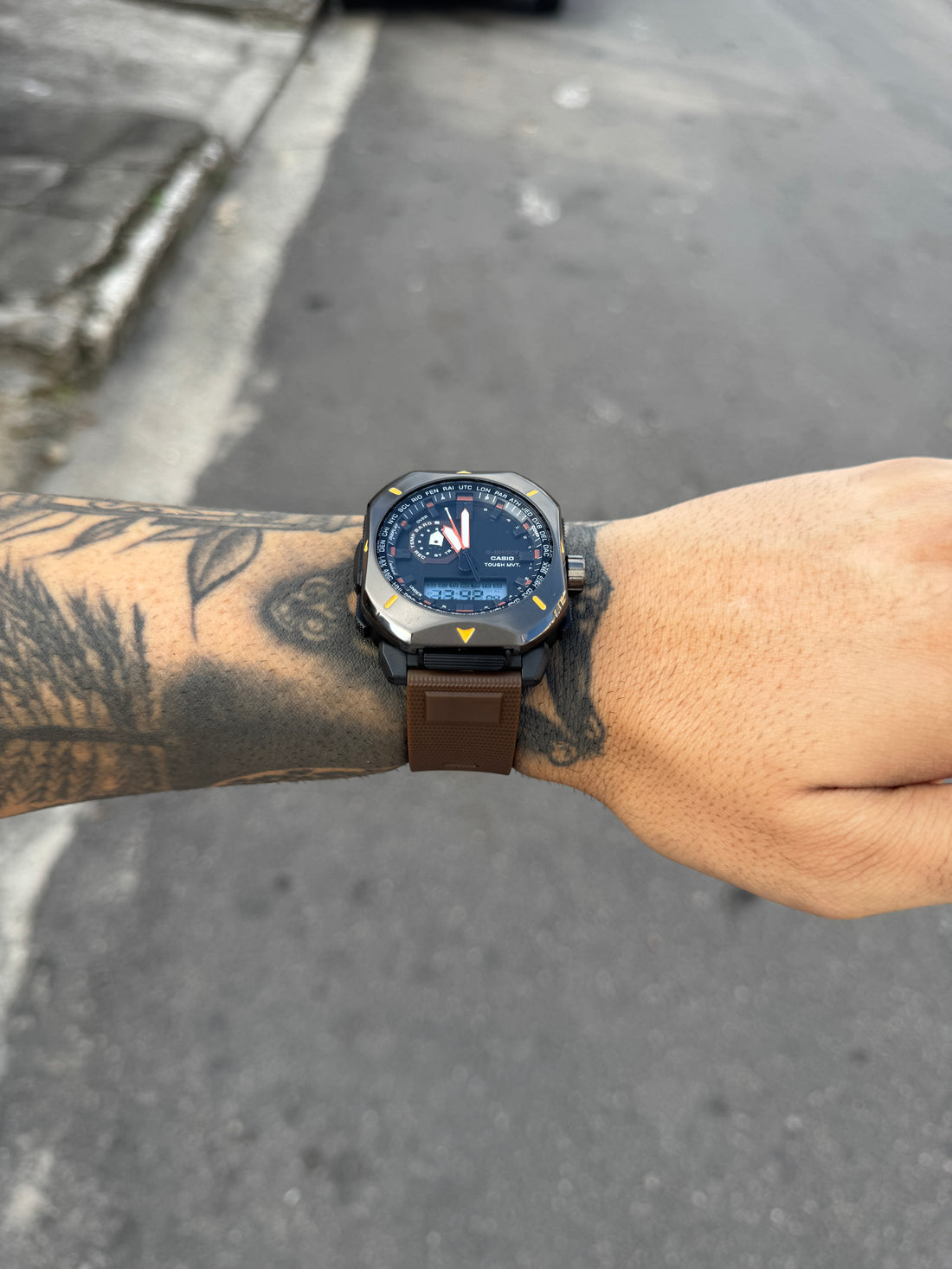 G-SHOCK PROTREK MARROM