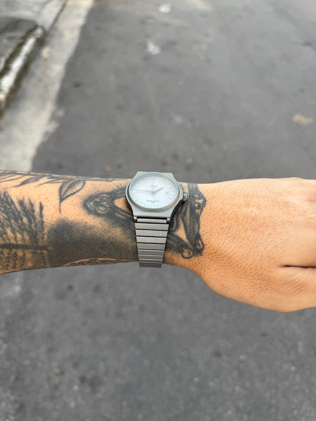 CASIO QUARTZ REDONDO TITANIUM