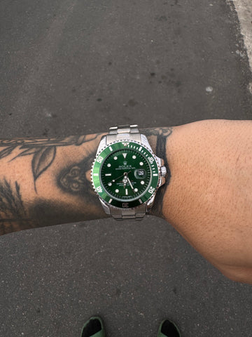 ROLEX SUBMARINER PRATEADO FUNDO VERDE
