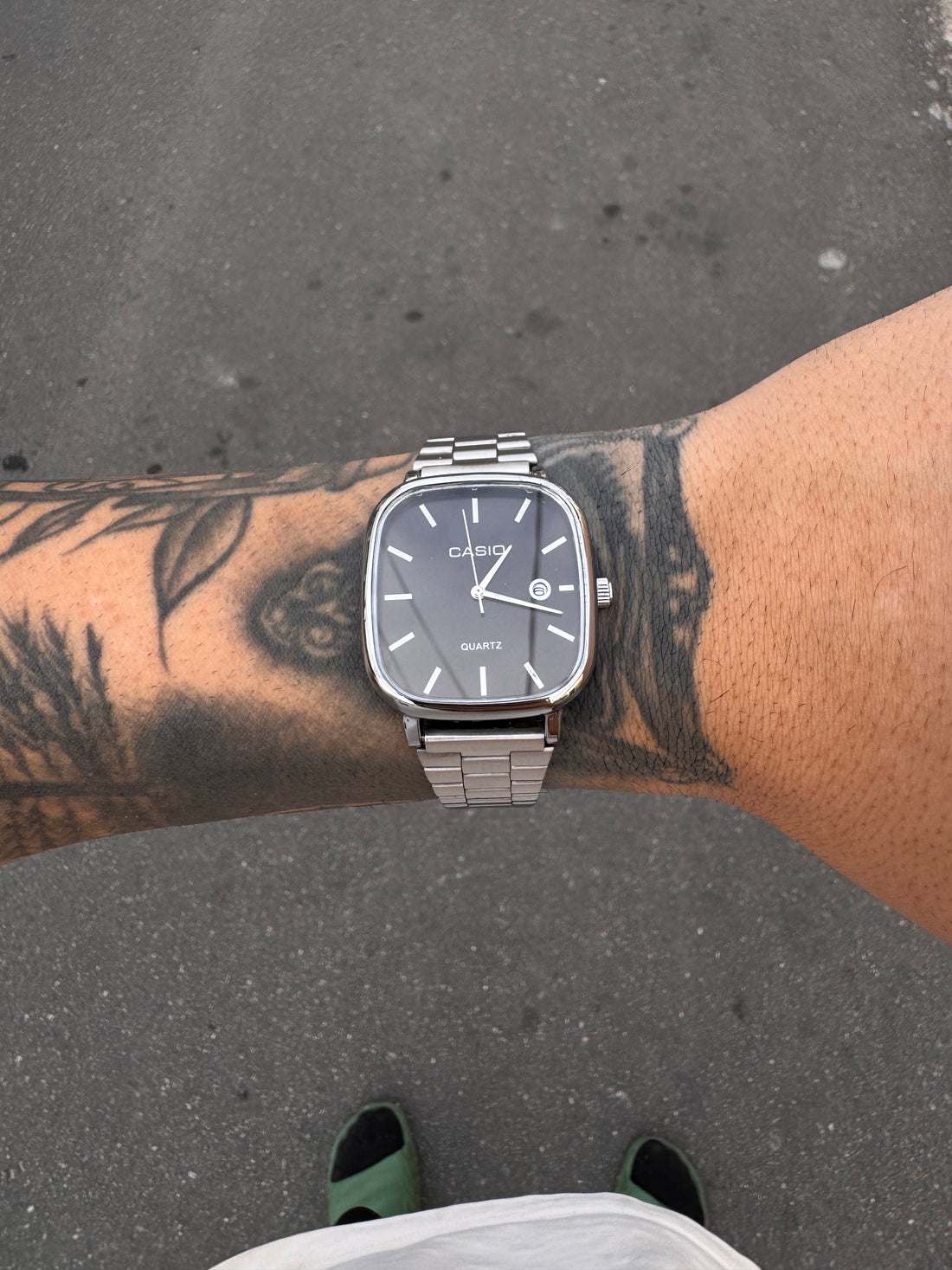 CASIO QUARTZ 2023 PRATEADO FUNDO PRETO