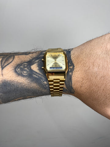 CASIO VINTAGE QUARTZ DOURADO