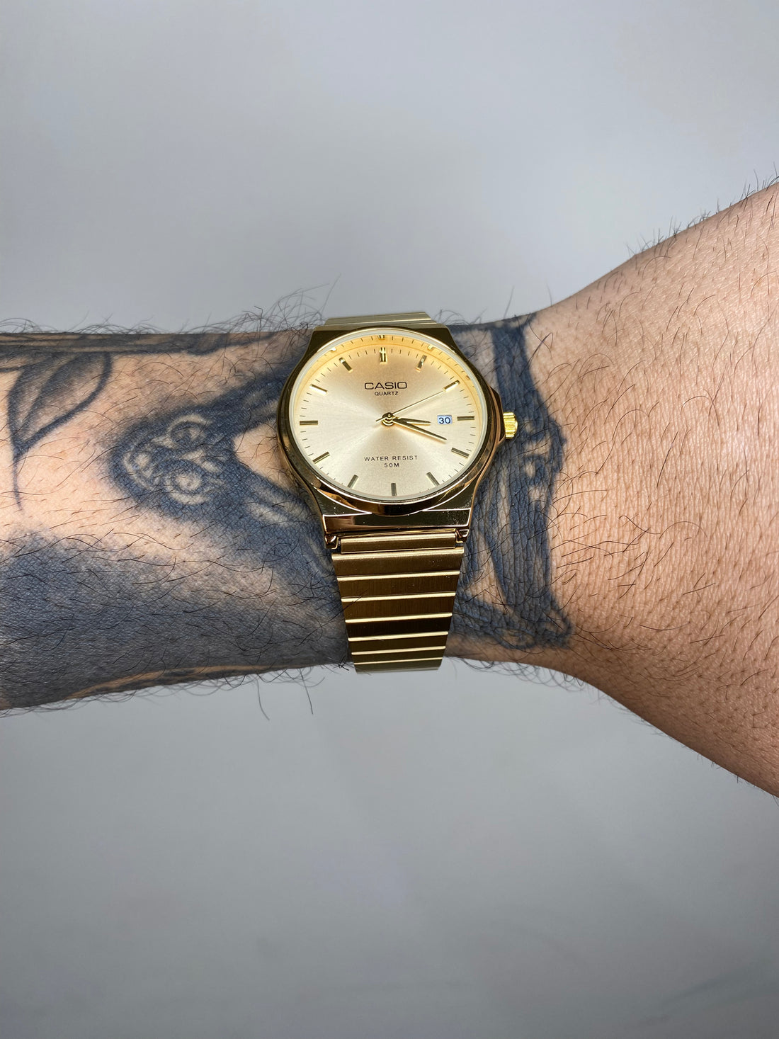 CASIO QUARTZ REDONDO DOURADO