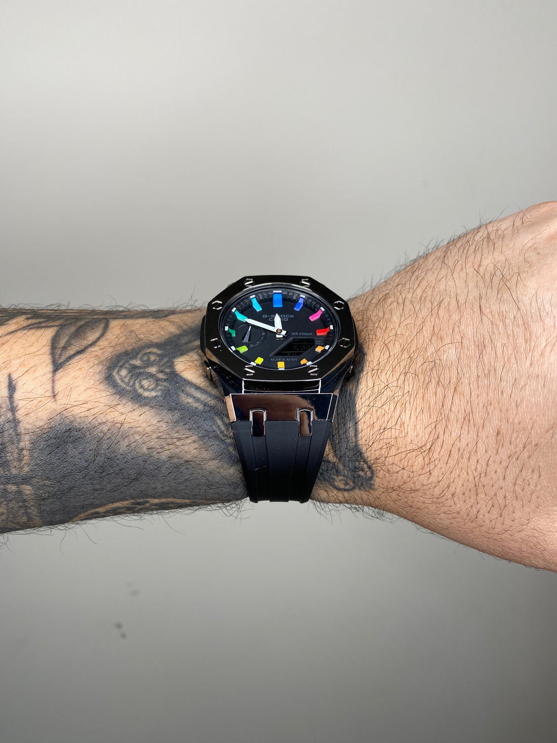 G-SHOCK GM-2100 PRETO COLORIDO