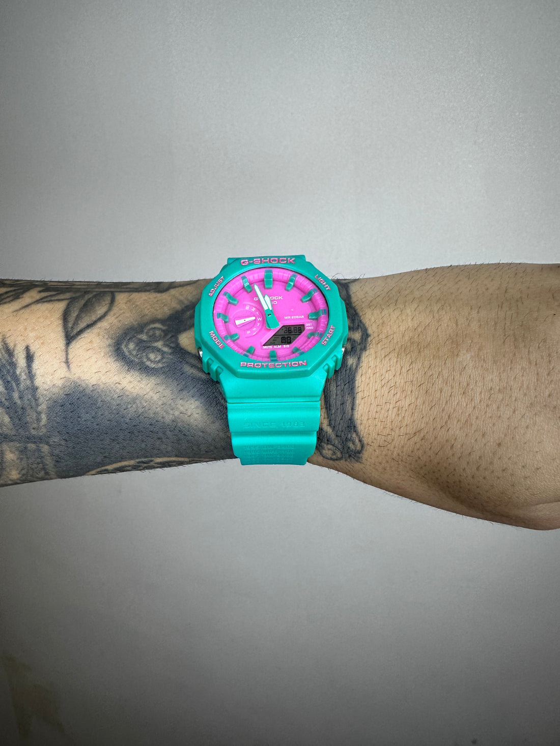 G-SHOCK GA-2100 VERDE E ROSA