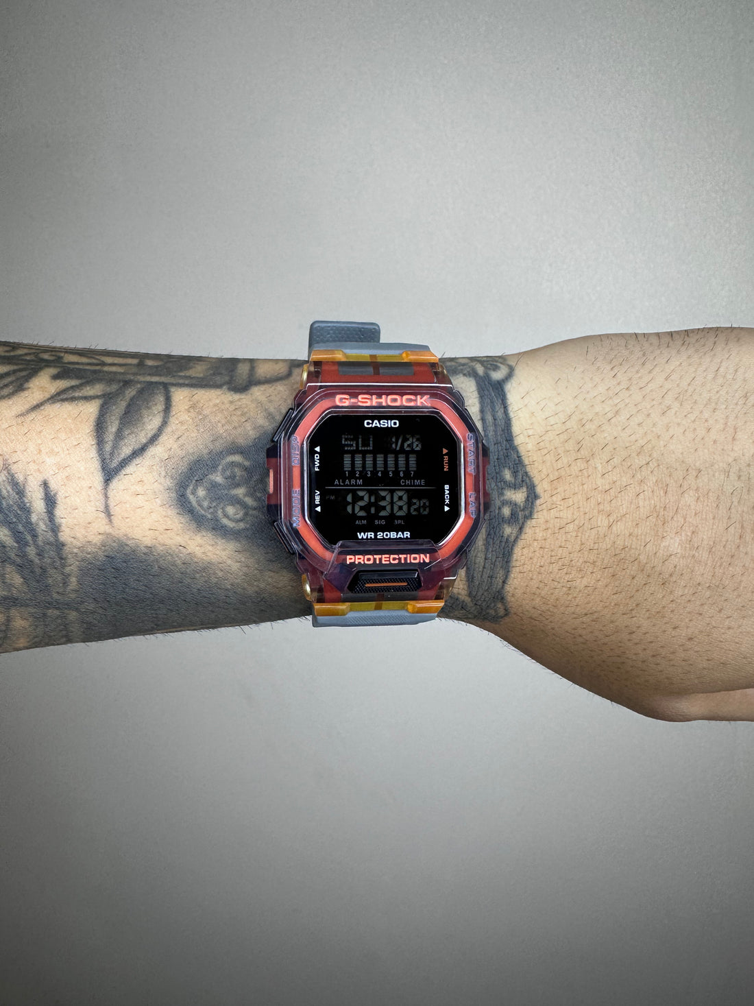 G-SHOCK GBD-200 CINZA-LARANJA