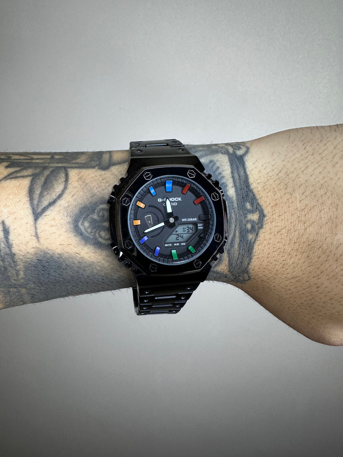 G-SHOCK GMB-2100 PRETO COM COLORIDO