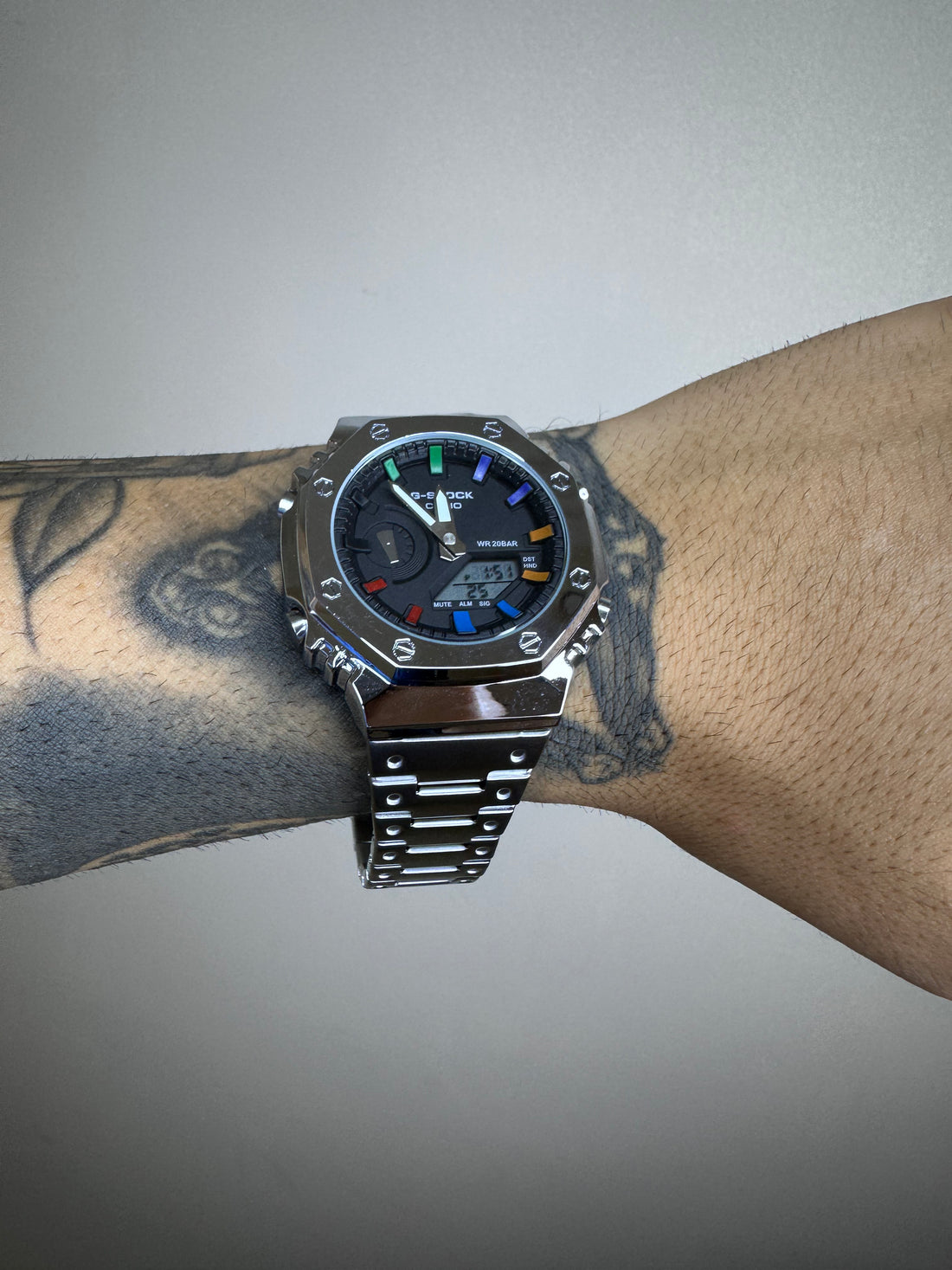 G-SHOCK GMB-2100 PRATEADO COM COLORIDO