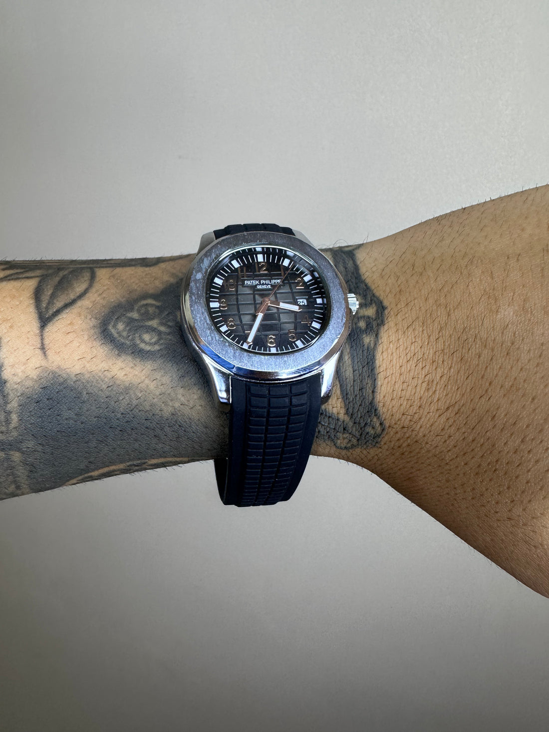 PATEK PHILIPPE AQUANAUT PRATEADO