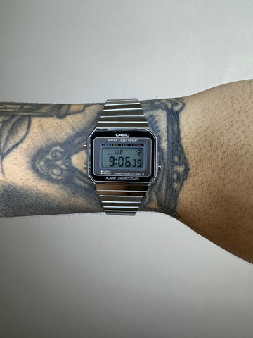 CASIO VINTAGE SLIM PRATEADO