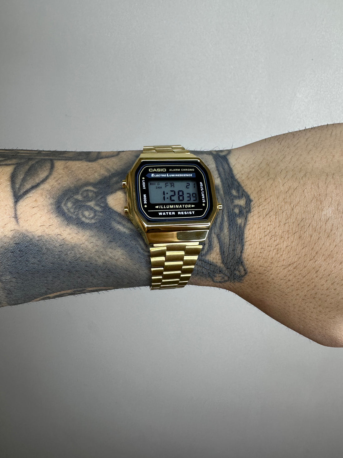 CASIO VINTAGE DOURADO