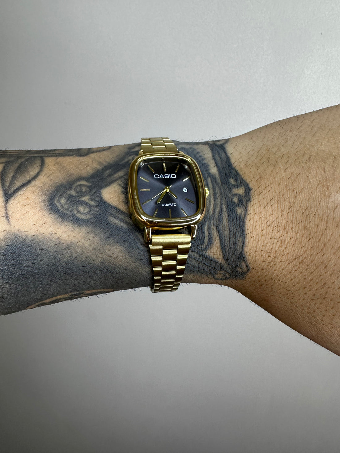 CASIO 2023 MINI DOURADO