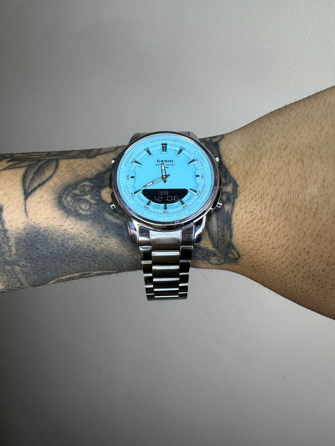 CASIO AMW PRATEADO FUNDO TIFFANY