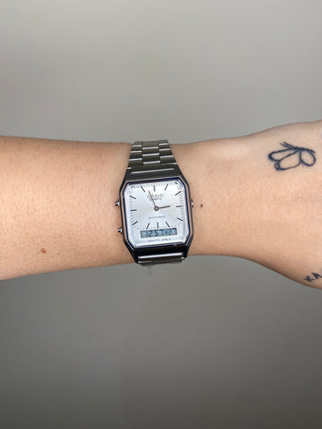 CASIO VINTAGE QUARTZ PRATA-BRANCO