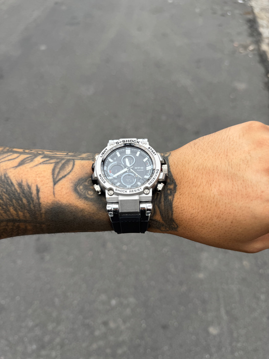 G-SHOCK STEEL MTG PRATEADO