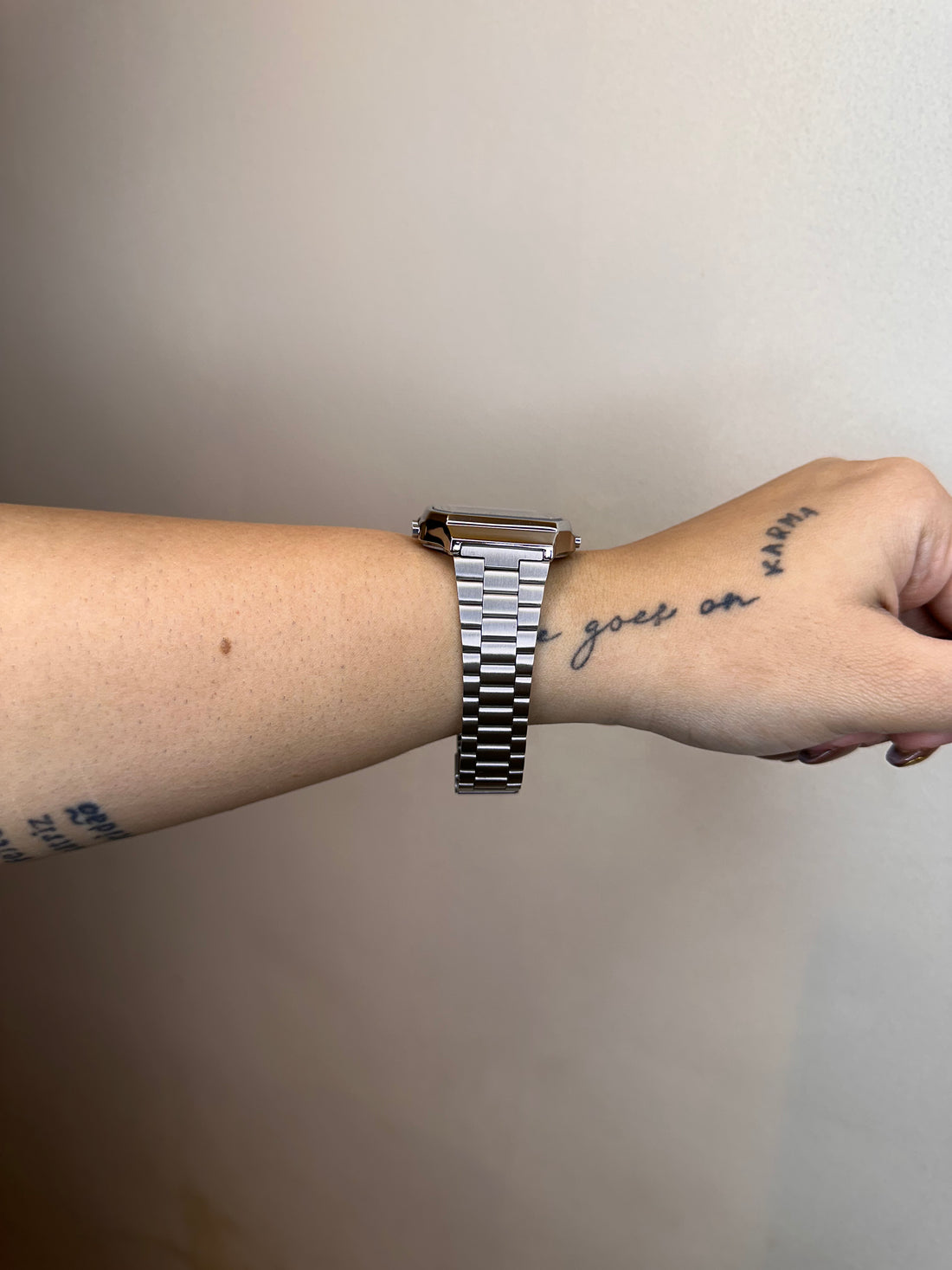 CASIO VINTAGE PRATEADO FUNDO BRANCO