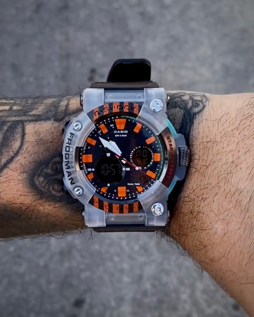 G-SHOCK FROGMAN PRETO COM LARANJA