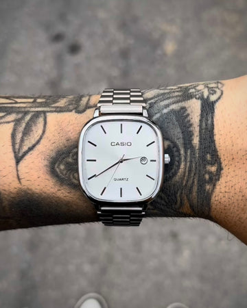 CASIO QUARTZ 2023 PRATA FUNDO BRANCO