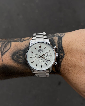 TAG HEUER CARRERA PRATEADO FUNDO BRANCO