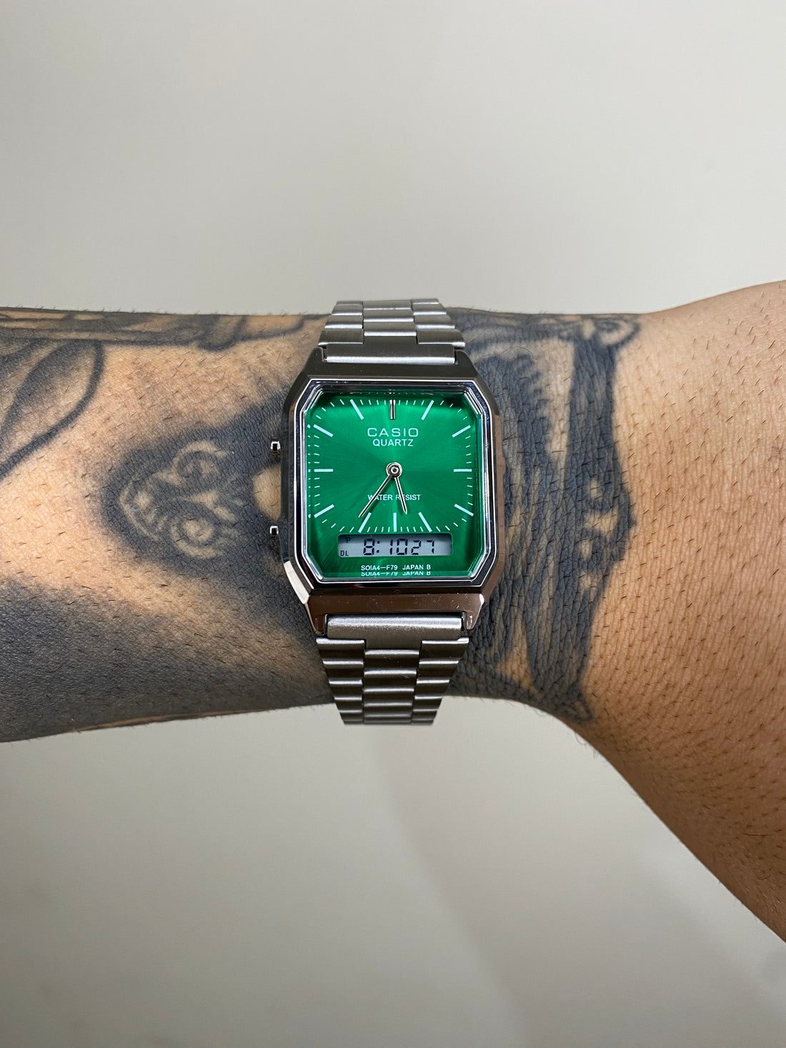 CASIO VINTAGE QUARTZ PRATEADO ESMERALDA