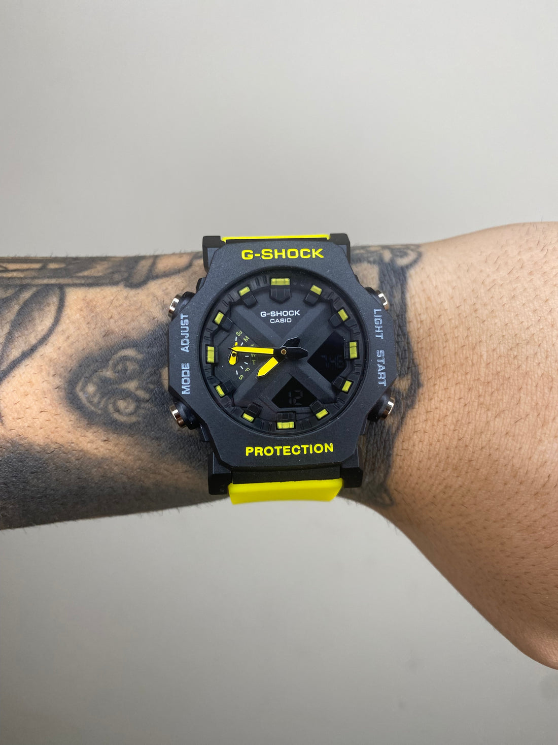 G-SHOCK GA-2300 PRETO E AMARELO