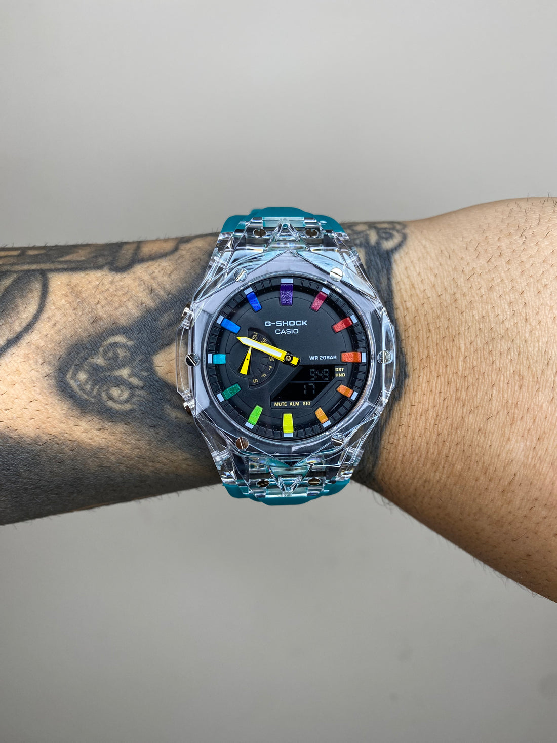 G-SHOCK GMA-2100 AZUL FUNDO COLORIDO
