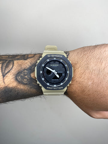 G-SHOCK GA-2100 48MM BEGE COM PRETO