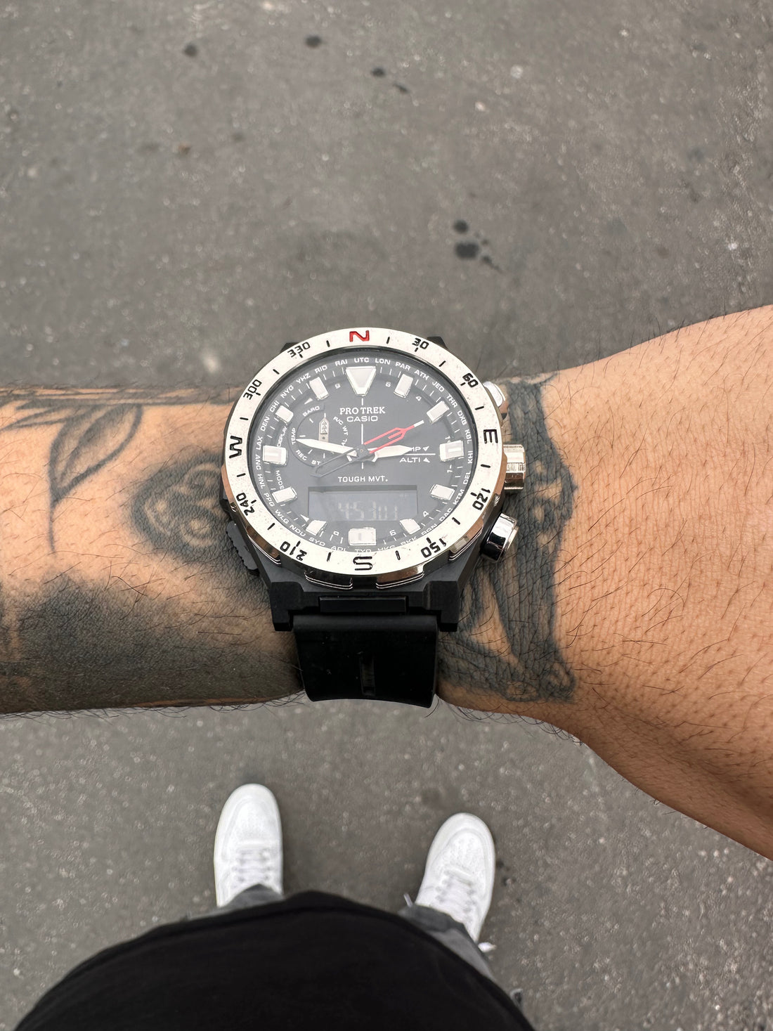 G-SHOCK PROTREK STEEL PRATEADO