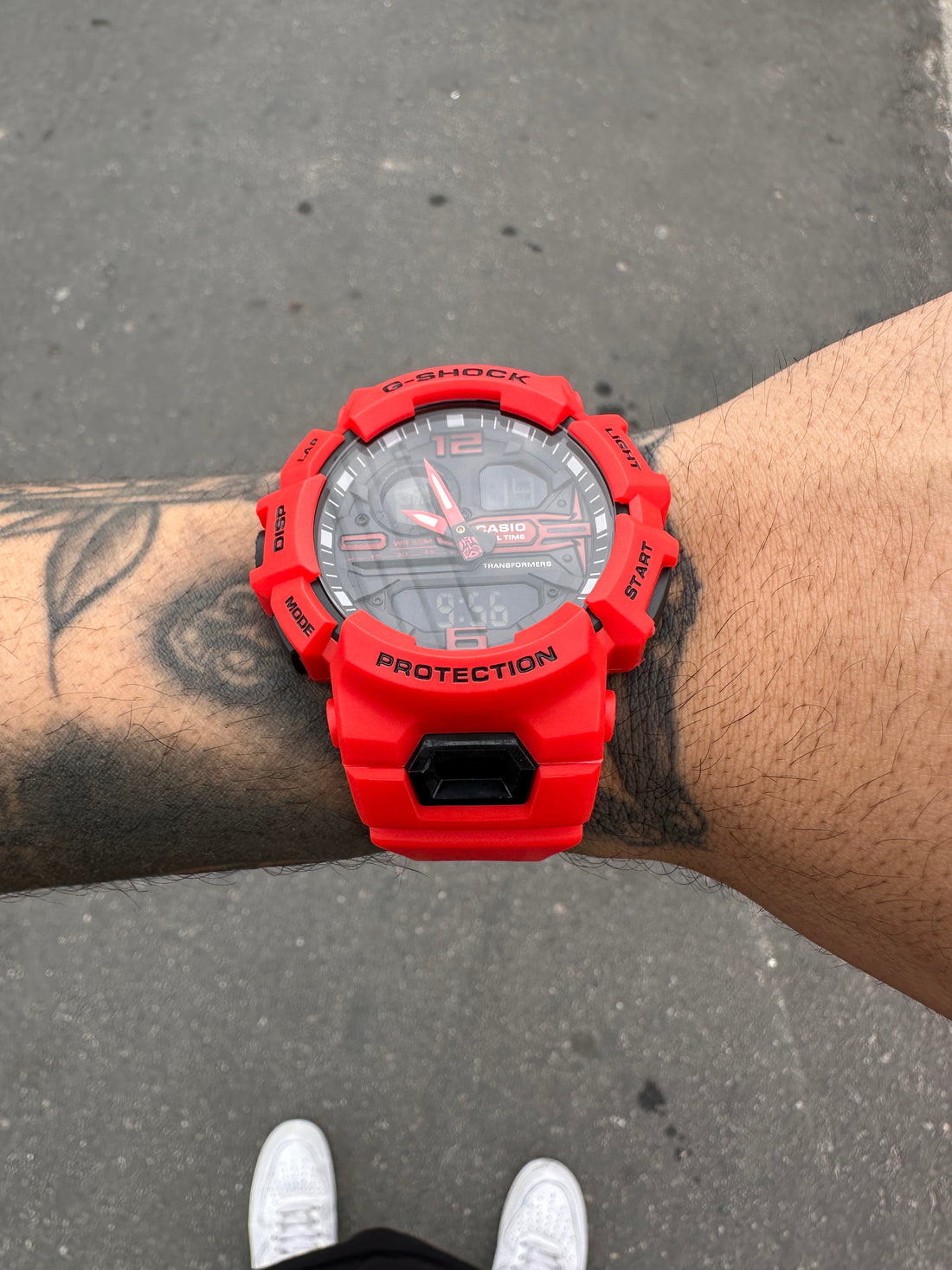 G-SHOCK GBA-900 TRANSFORMERS VERMELHO