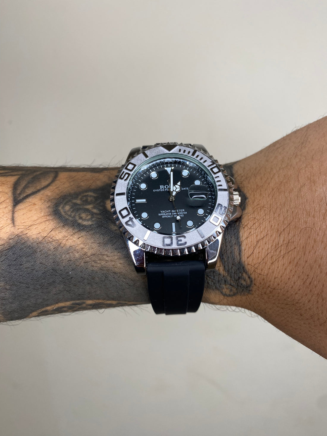 ROLEX YACHT PRATEADO FUNDO PRETO