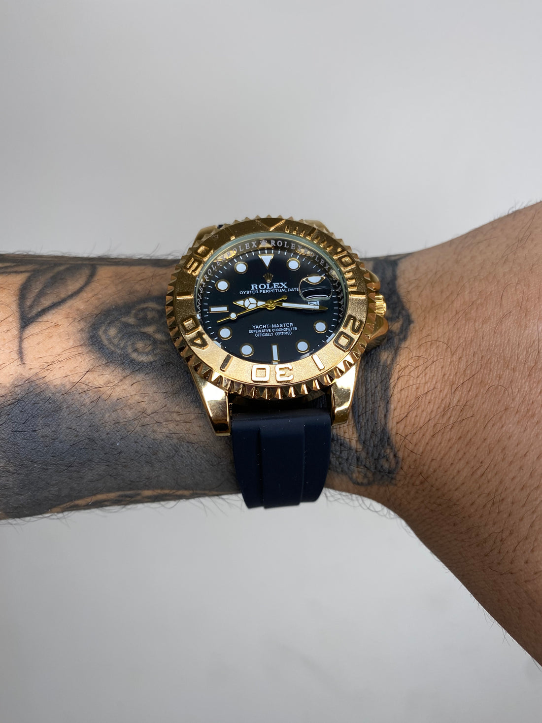 ROLEX YACHT DOURADO FUNDO PRETO