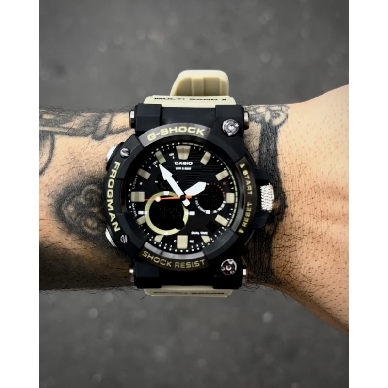 G-SHOCK FROGMAN PRETO E BEGE