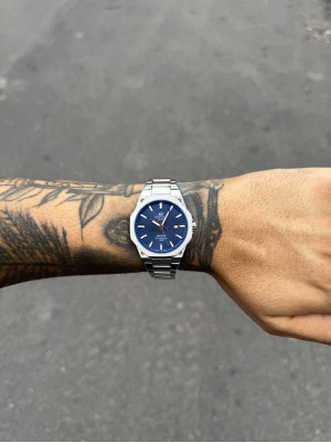 CASIO QUARTZ EDIFICE PRATEADO FUNDO AZUL