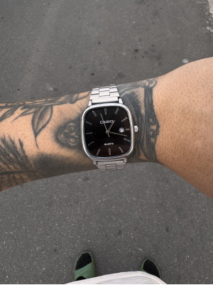 CASIO QUARTZ 2023 PRATEADO FUNDO PRETO