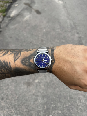 CASIO QUARTZ MT PRATEADO FUNDO AZUL